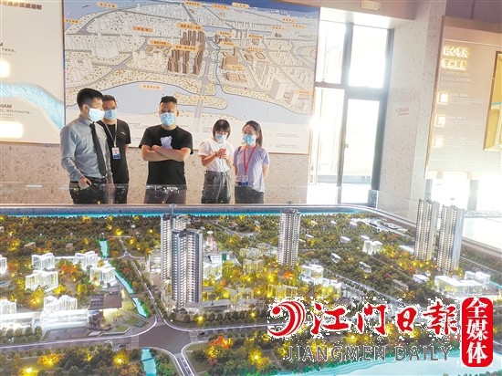 中秋期間，各大樓盤給力促銷，吸引了一批購房者“上車”。