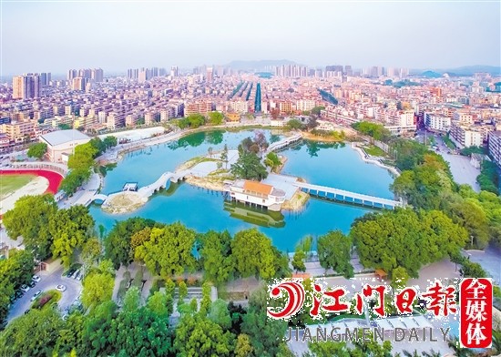 鶴山城市面貌提質(zhì)升級。圖為鶴山北湖公園。