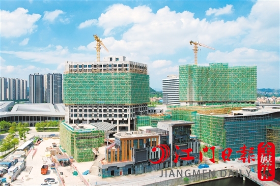 濱江新區(qū)大型商業(yè)配套保利時光匯正在如火如荼建設(shè)中。