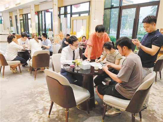 新政出臺吸引更多消費者看房。