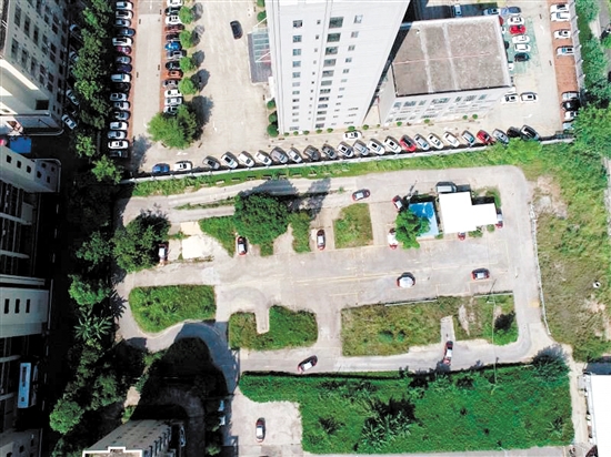 雙龍大道與勝利北路交叉口東側(cè)地塊實(shí)景圖。