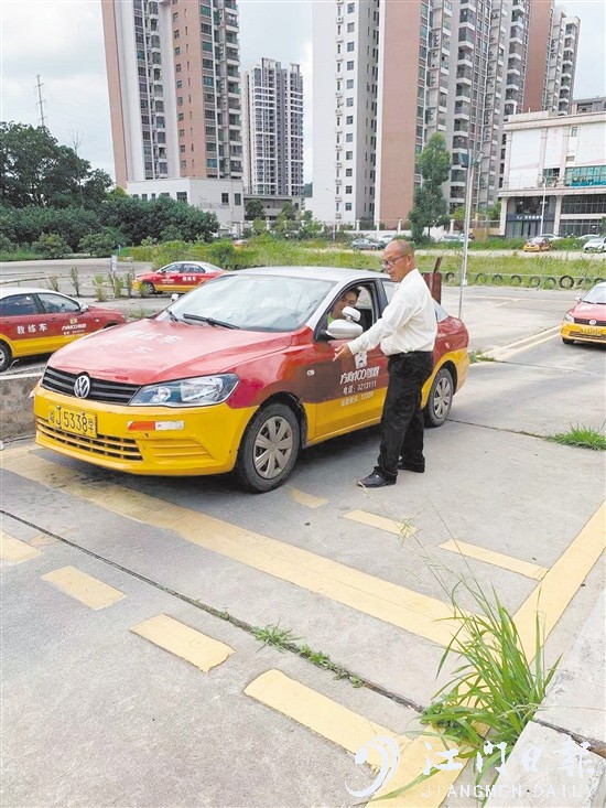 6月1日起，科目二考試中的坡道定點(diǎn)停車和起步項(xiàng)目將取消。