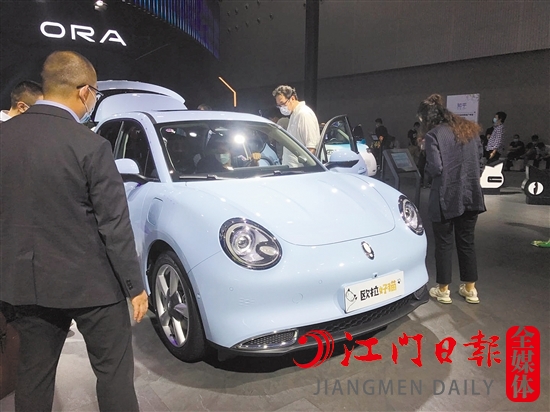 預(yù)算充足的情況下，選擇新車最好。