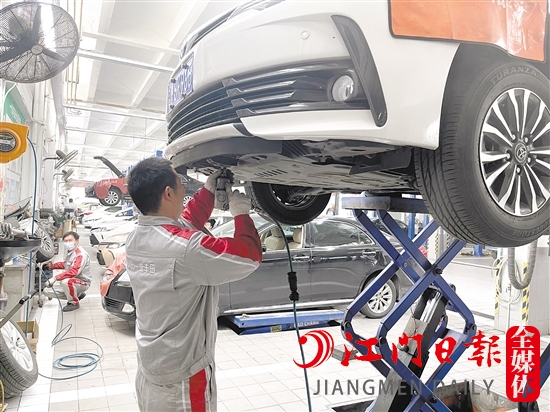 春節(jié)過后，前來檢修的車輛比平時增加不少。