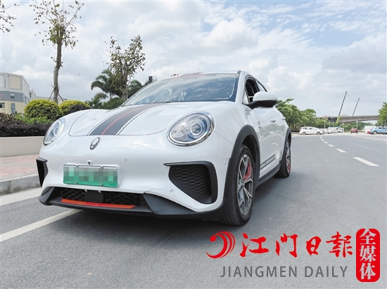 新車(chē)外觀頗具個(gè)性。