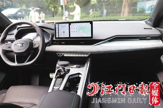 2023款星瑞配備12.3英寸的中控屏和液晶儀表盤，功能實(shí)用。