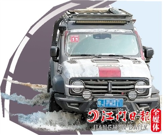 面對比較復(fù)雜的路況，越野車的優(yōu)勢明顯。