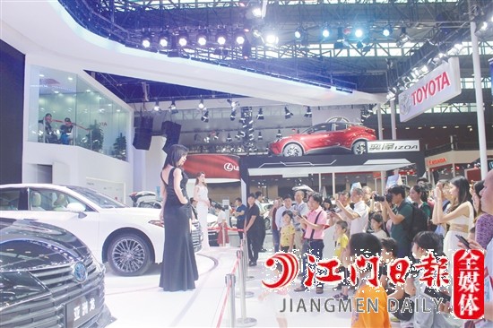 一眾高大上的汽車展具將亮相中秋車展。圖為往屆車展現(xiàn)場(chǎng)。