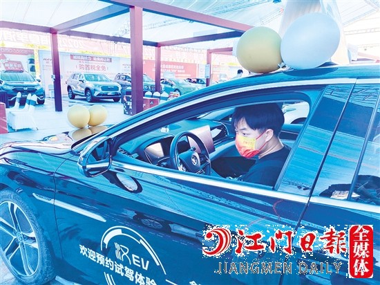 高端新能源汽車越來越受到消費(fèi)者關(guān)注。