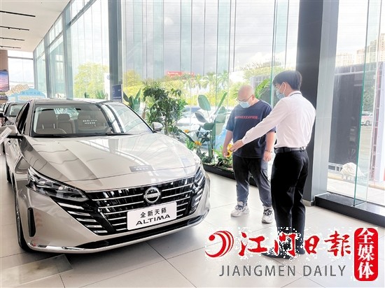 要盡早提到新車，享受乘用車消費(fèi)補(bǔ)貼，建議消費(fèi)者購車時盡量選擇現(xiàn)車。
