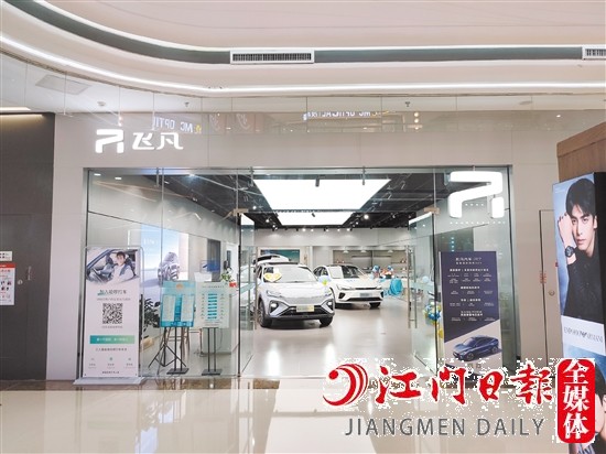 近年來(lái)，進(jìn)駐繁華商場(chǎng)成為許多造車(chē)新勢(shì)力的常態(tài)。