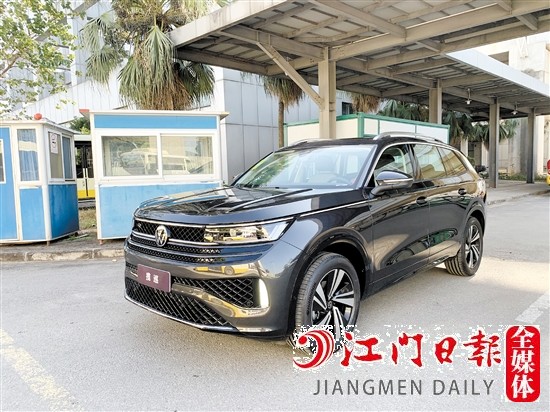 攬巡外觀時(shí)尚大氣。