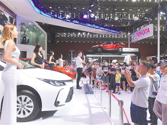 每屆“十一”車展都有眾多新車亮相，吸引消費(fèi)者的目光。
