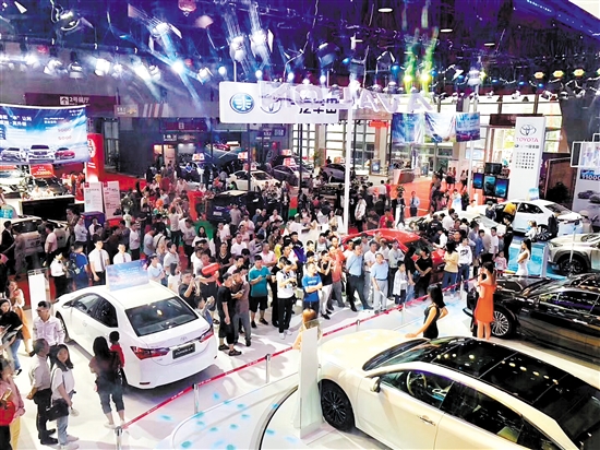 往屆本報車展人氣旺。