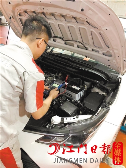 近期有不少車主到4S店檢查、更換蓄電池。