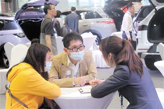 消費者在簽訂購車合同時不妨多注意。
