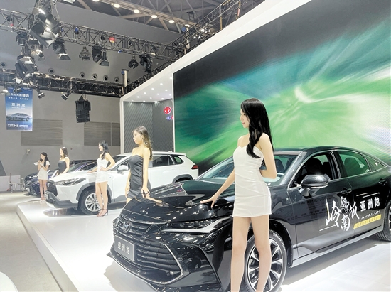 往屆本報舉辦的大型車展，都能看到不少新車現(xiàn)場上市。