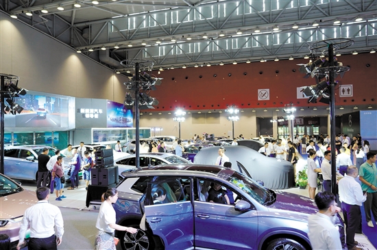 往屆本報舉辦的大型車展，均吸引許多市民的目光。