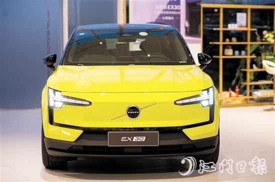 沃爾沃EX30整車看起來科技感十足。